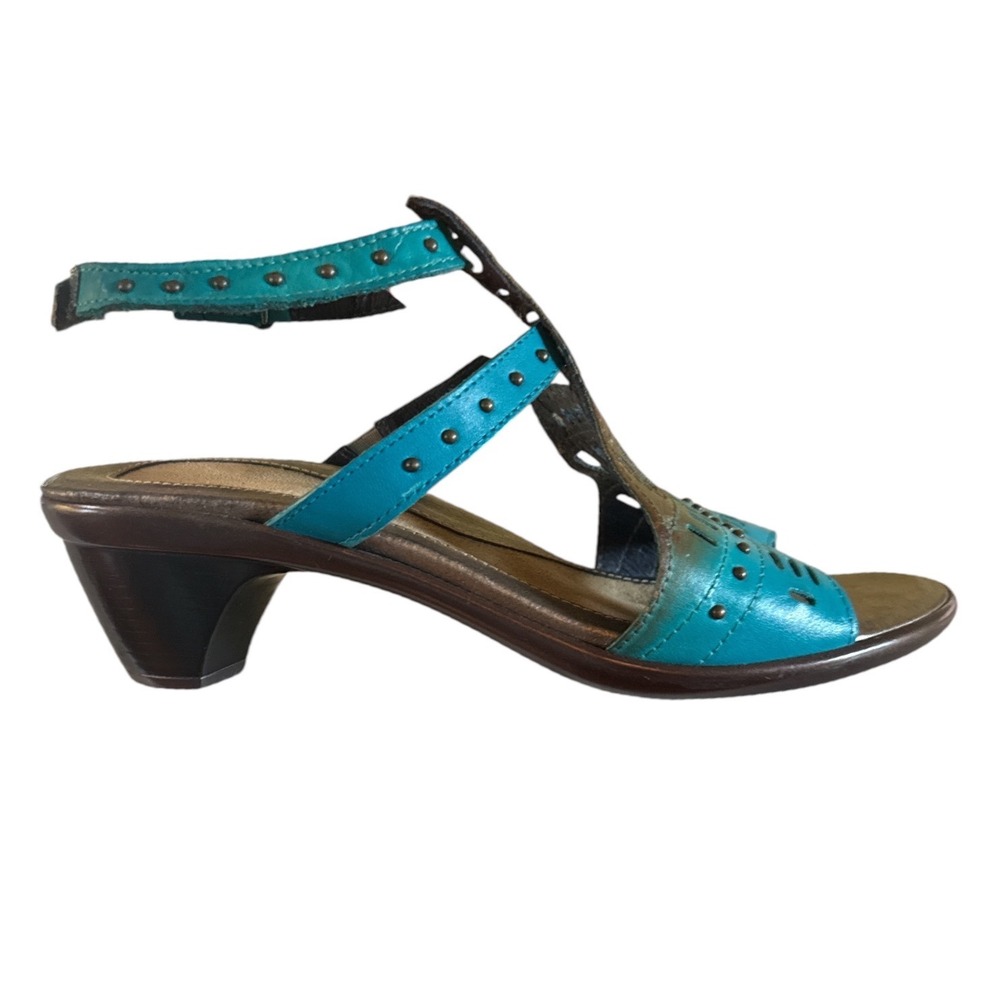 Naot Womens Size 40 Sandals